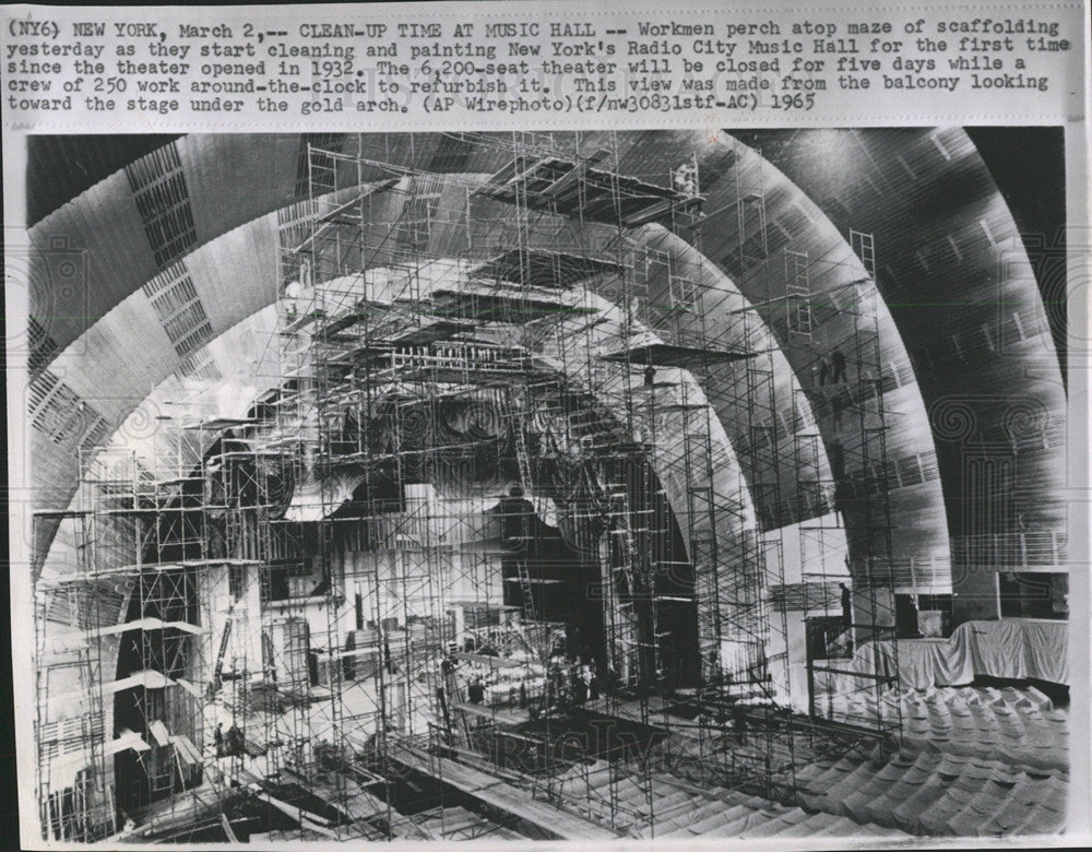 Cleaning and Painting New York&#39;s Radio city music Hall - Historic Images