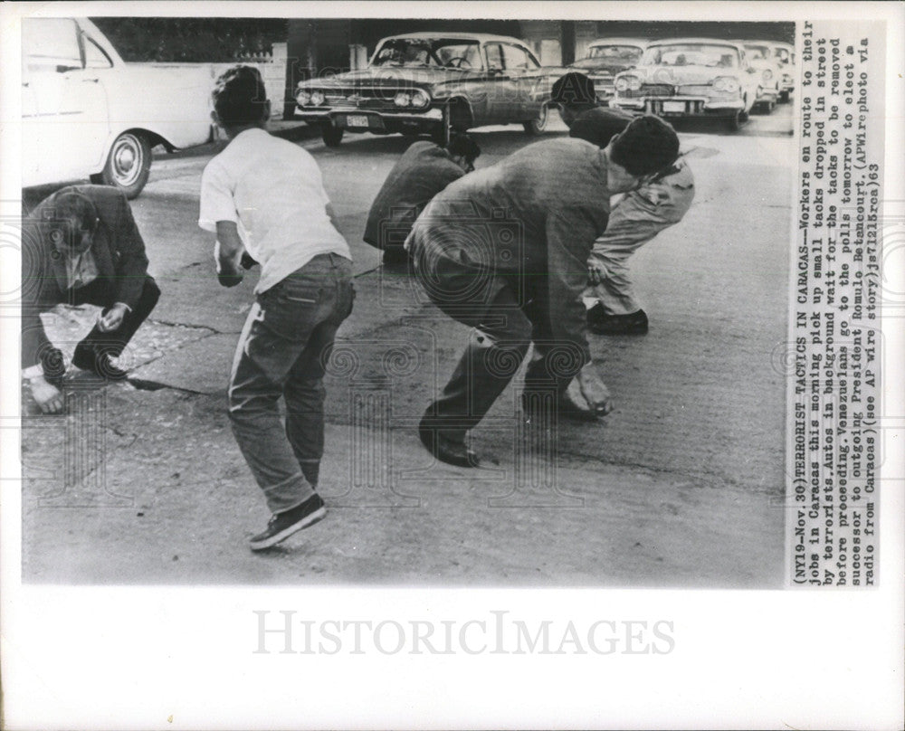 1963 Press Photo  Caracas terrorists Tactics Workers - Historic Images