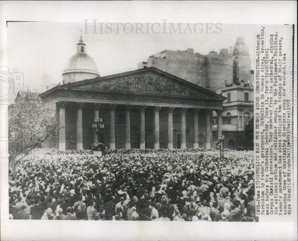 1955 Press Photo Buenos Aires Catholics Argentina Mass - Historic Images