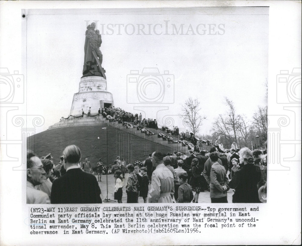 1956 Press Photo Russian War Memorial Nazi Germany - Historic Images