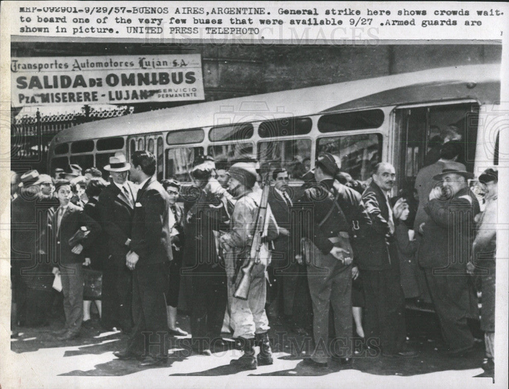 1957 Press Photo Bus Strike In Buenos Aires, Argentina - Historic Images