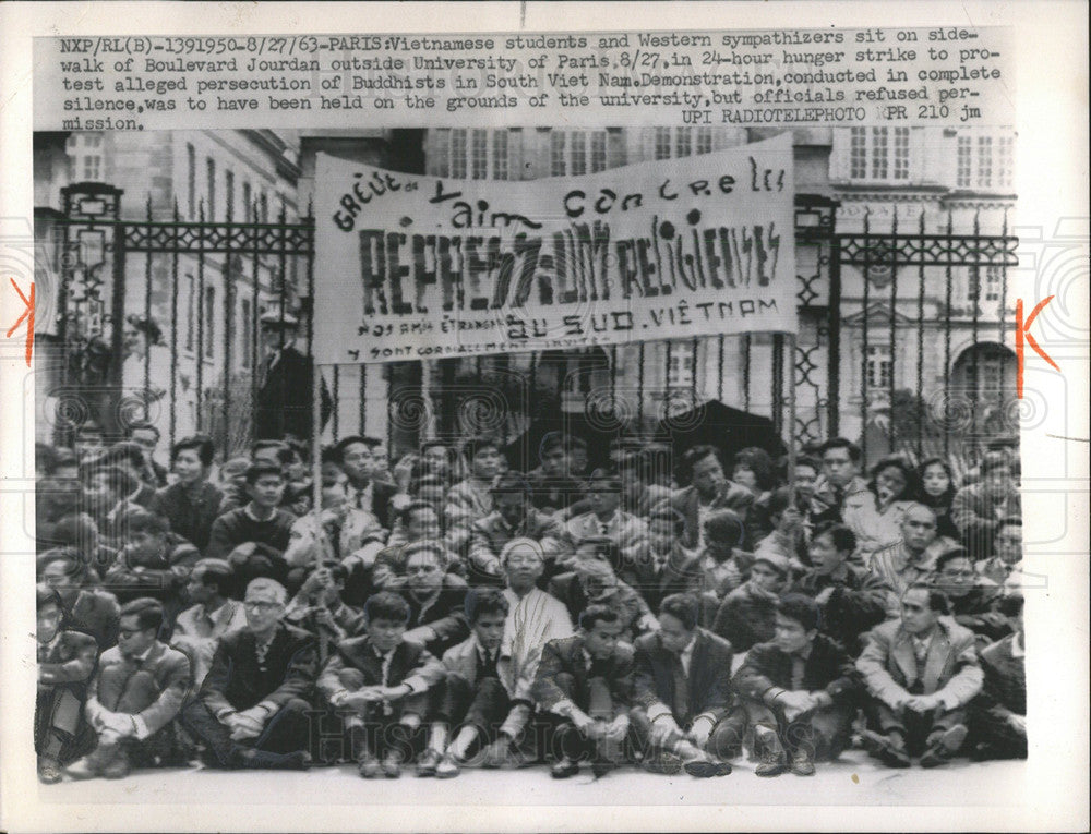 1963 Press Photo Vietnamese Students Paris Protest - Historic Images