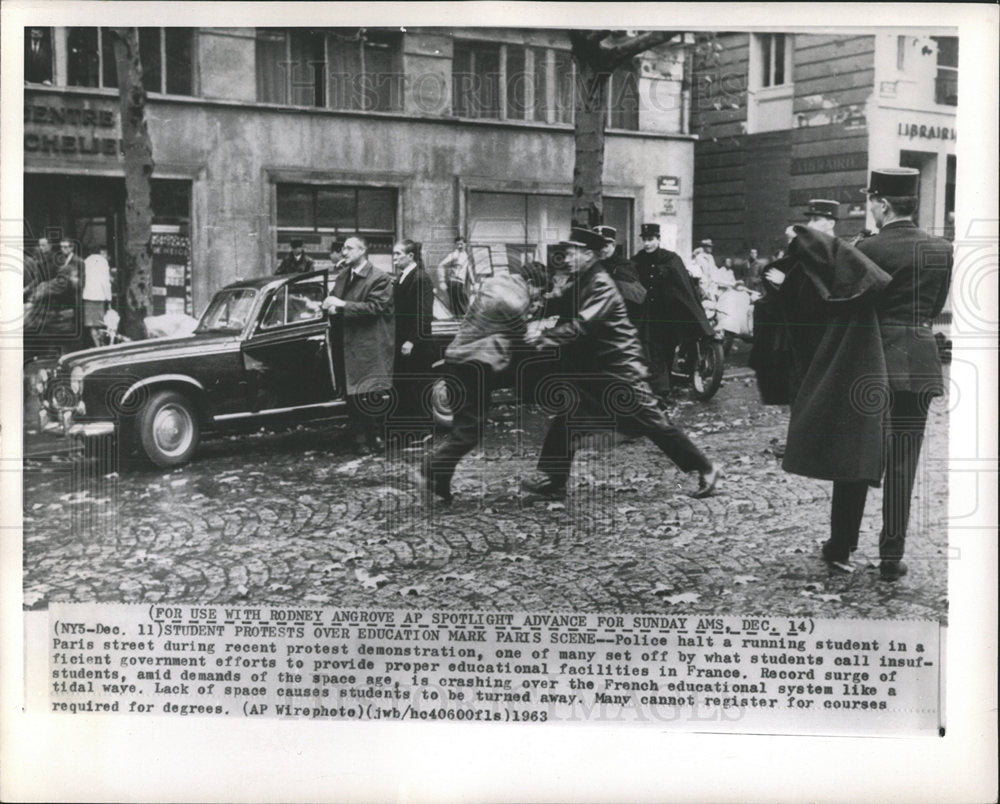 1963 Press Photo Students Demonstration Paris France - Historic Images