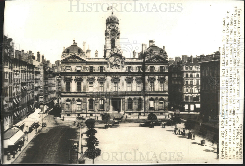 1940 Press Photo Germans reported battle flag flys Lyon - Historic Images