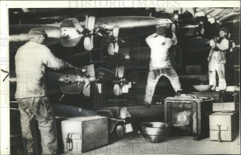 1939 Press Photo British Factory Armament Torque - Historic Images