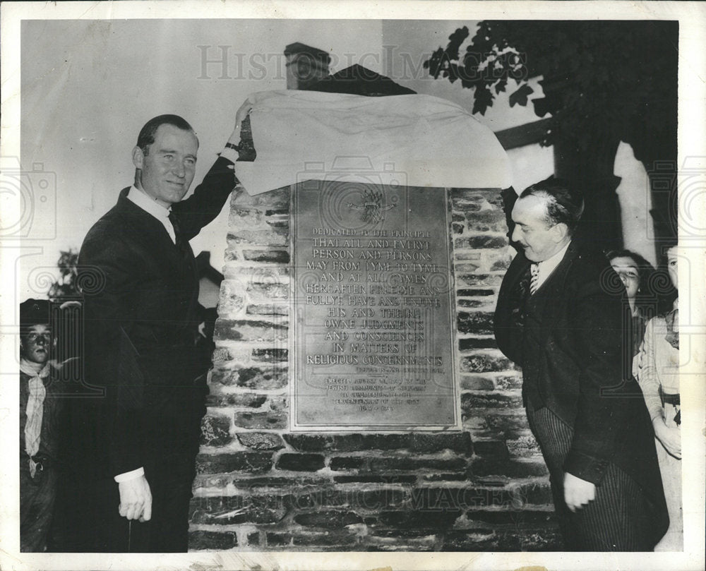 1939 Press Photo Gov Vanderbilt Monument Human Liberty - Historic Images