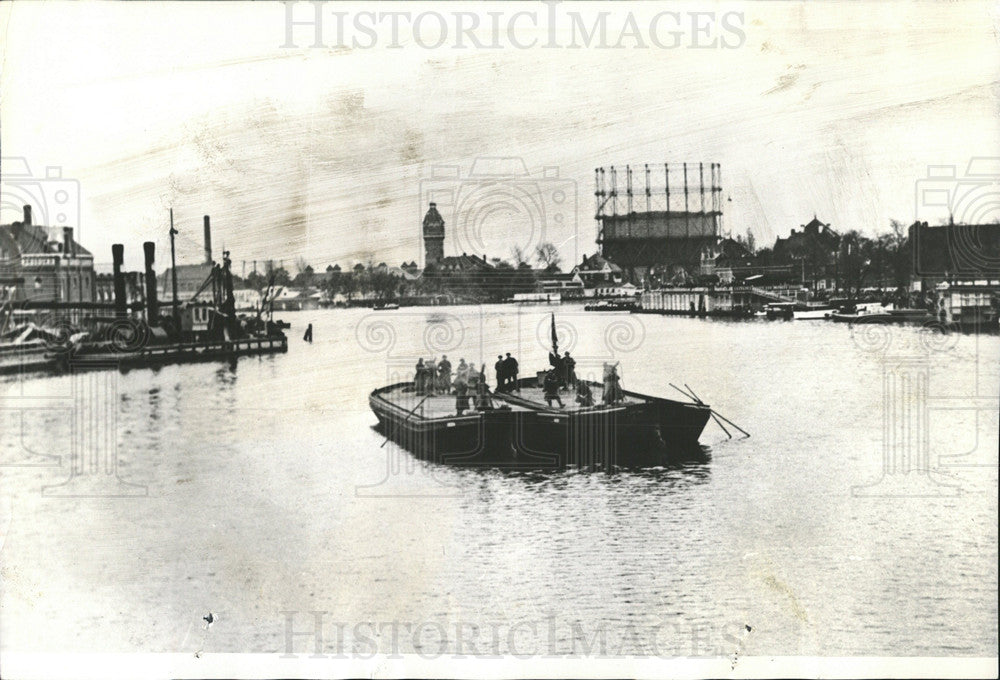 Press Photo Hague Holland Floatng Fortres canals river - Historic Images