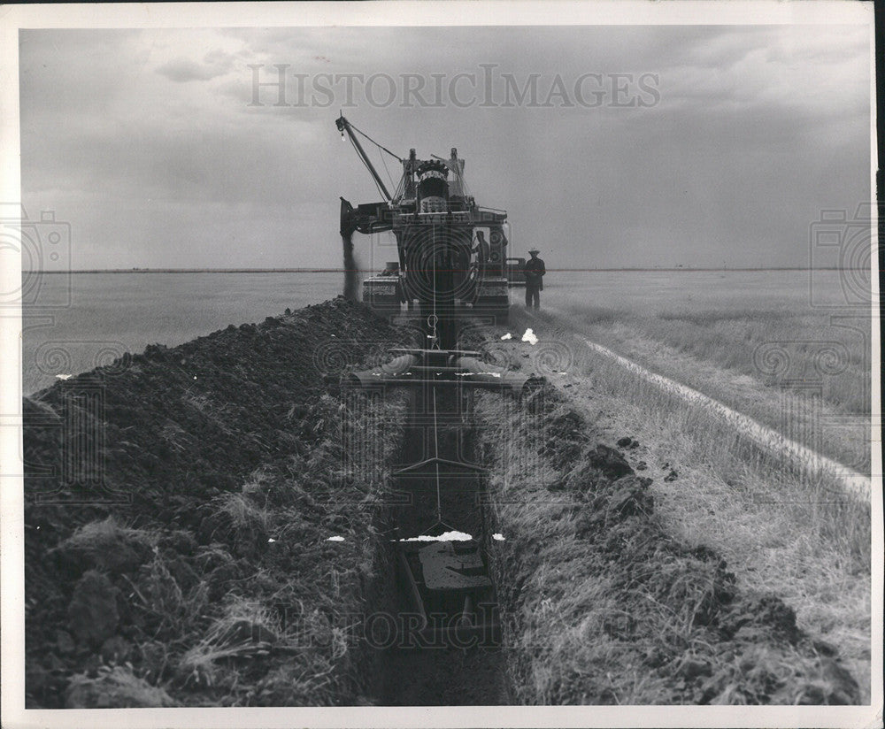 1947 Press Photo Natural Gas Pipe Line Texas Oklahoma - Historic Images