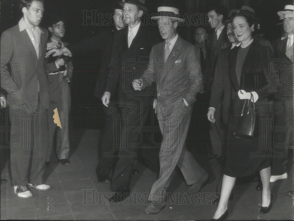 1942 Press Photo Duke Duchess Windsor Union Station - Historic Images