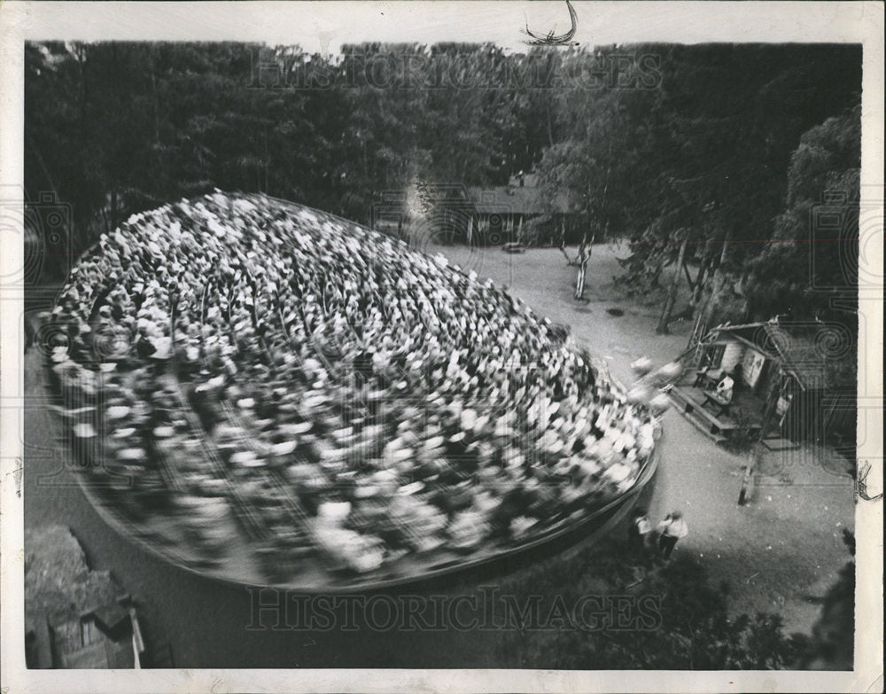 1960 Press Photo merry go round Finland theater Tampere - Historic Images