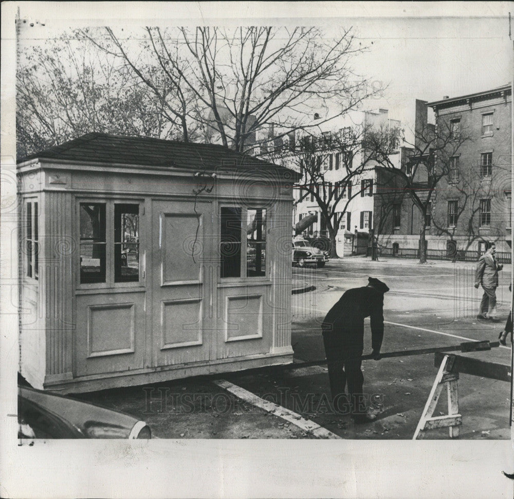 1950 Press Photo police West Executive White house post - Historic Images