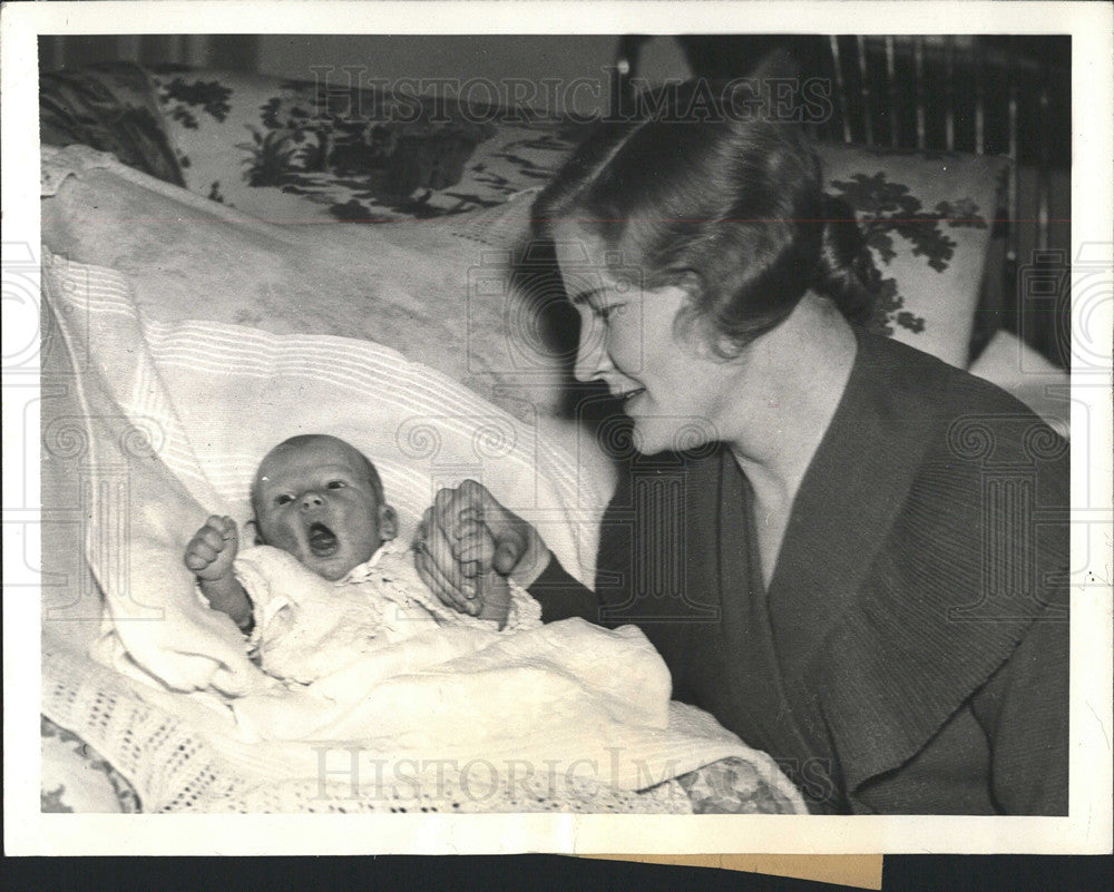 1937 Press Photo Baby Woodring and Mother Harry - Historic Images