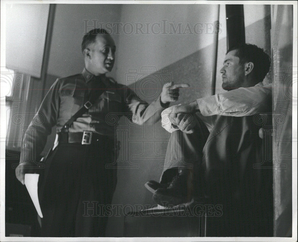 1957 Press Photo ERNEST MILLS WAYNE C. BROOKS - Historic Images