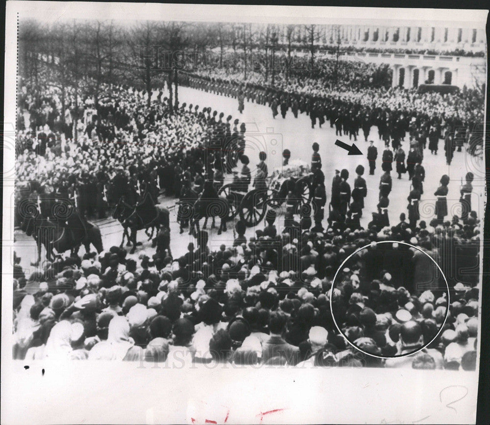 1953 Press Photo Queen Elizabeth II Coronation Parade - Historic Images