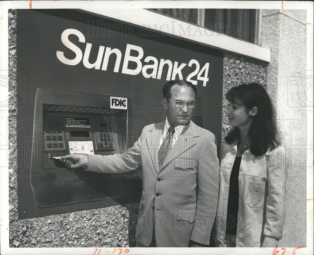 1974 Press Photo SUN BANK - Historic Images