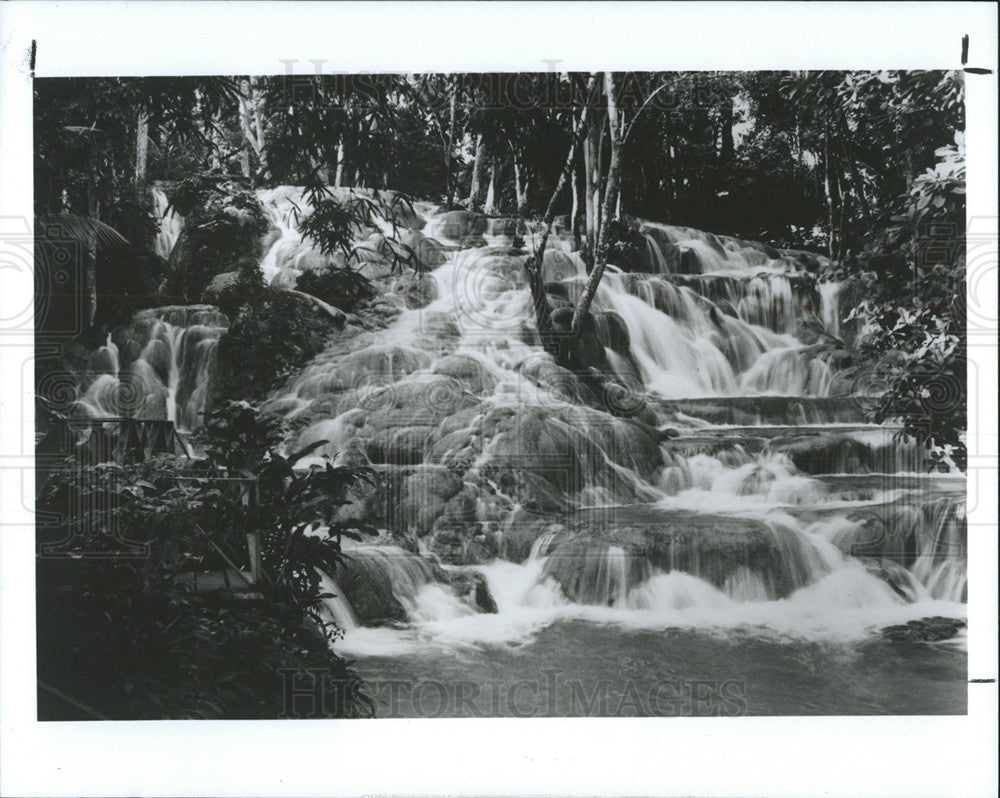 1988 Press Photo Jamaican waterfall - Historic Images