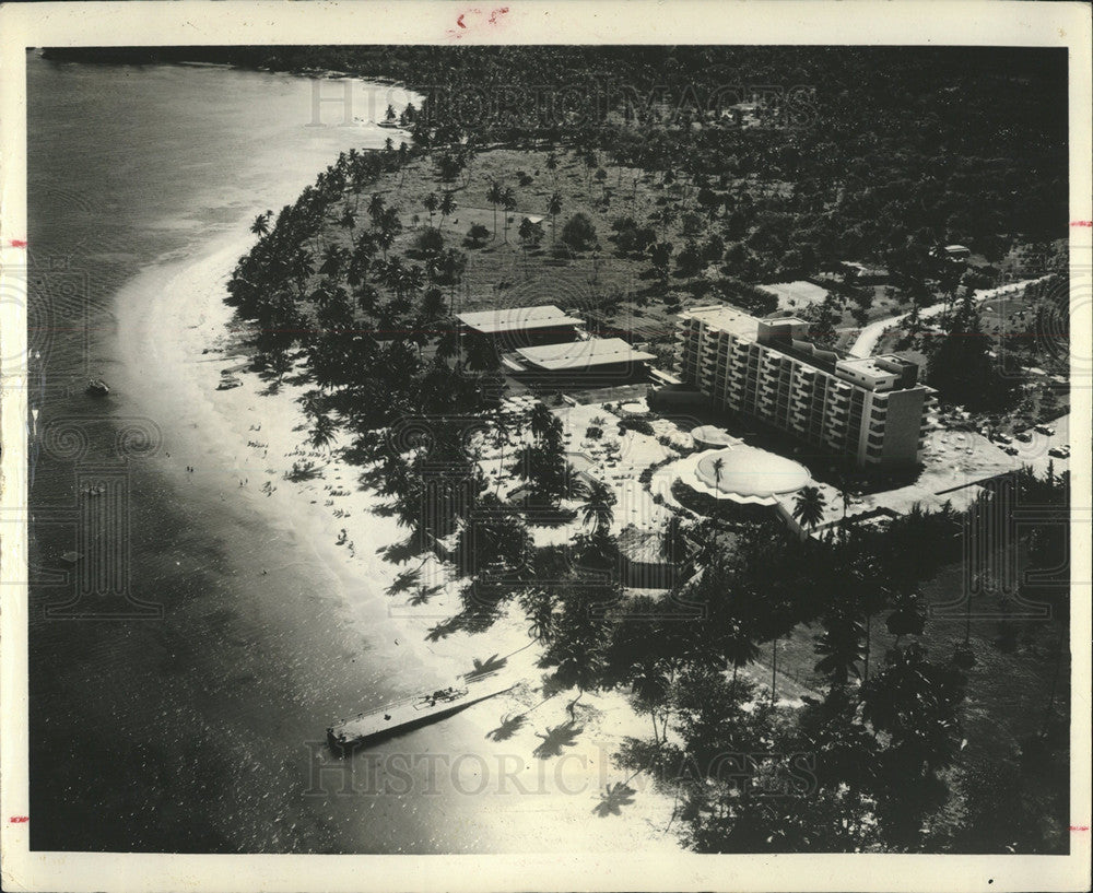 1961 Press Photo Jamaicas palm lined Arawak Beach - Historic Images