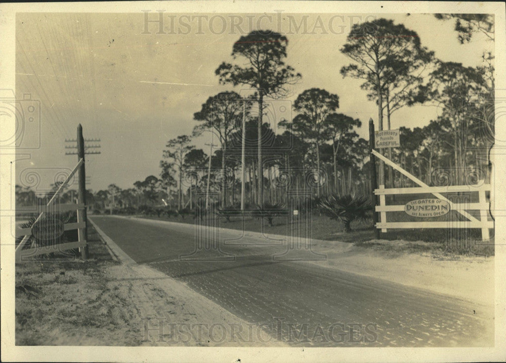 Press Photo Hotel Dunedin Gates - Historic Images