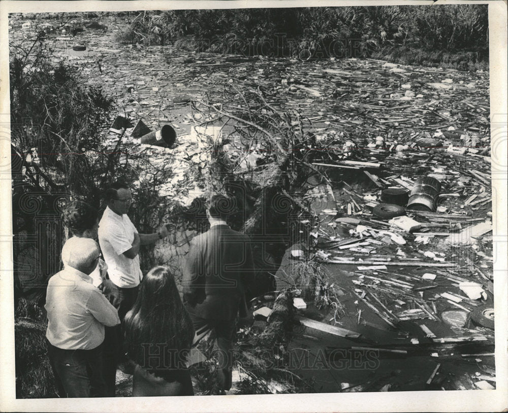 1972 Press Photo Condition of Ditch Examined Pinellas - Historic Images