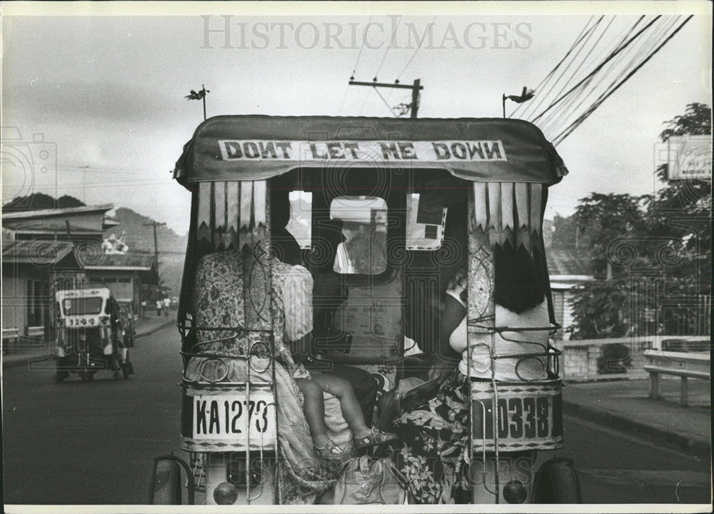 1983 Press Photo Jeepney Public Transport Philippines - Historic Images