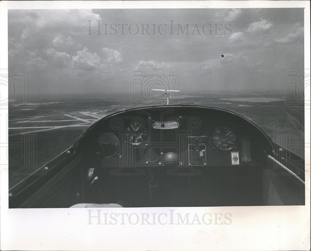 1964 Press Photo Cockpit Airplane - Historic Images