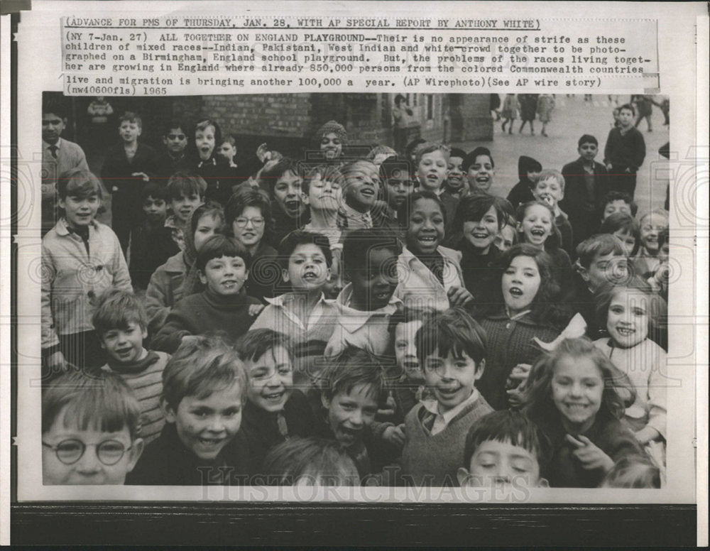 1965 Press Photo Mixed Race Children Photographed - Historic Images