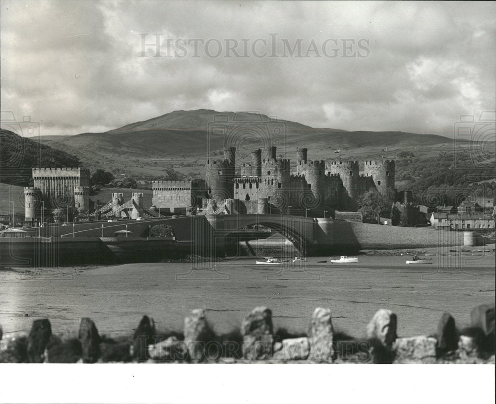 Press Photo Wales Conwy Castle River - Historic Images