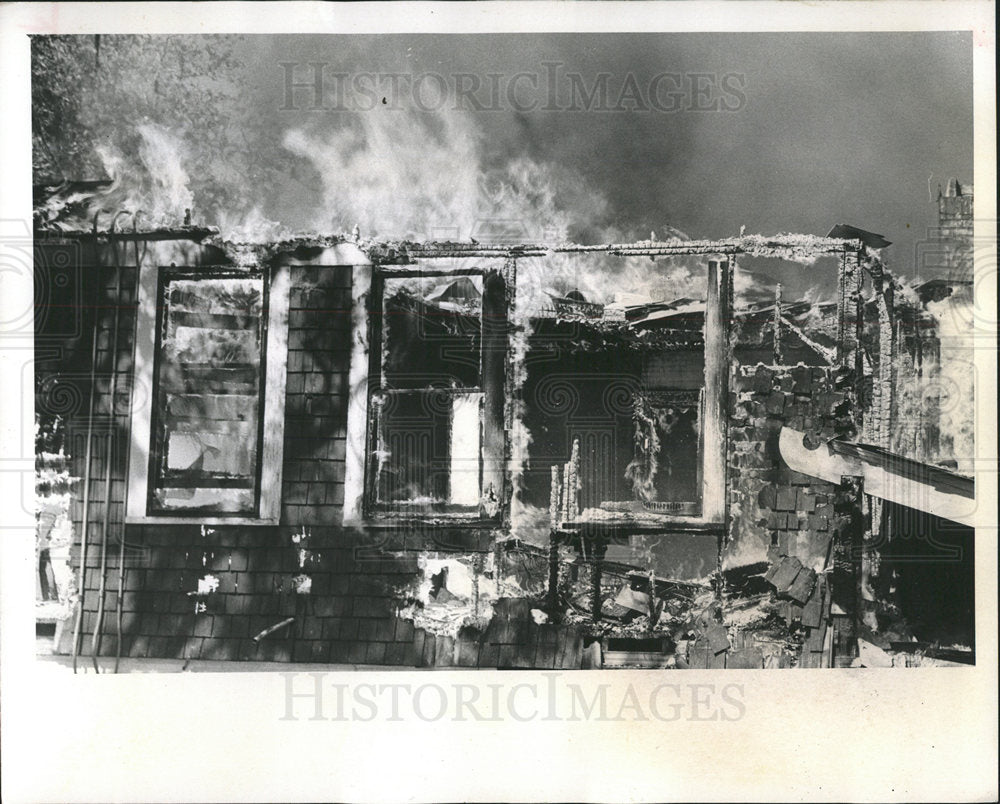 1974 Press Photo Dunedin House Fire Training Firemen - Historic Images