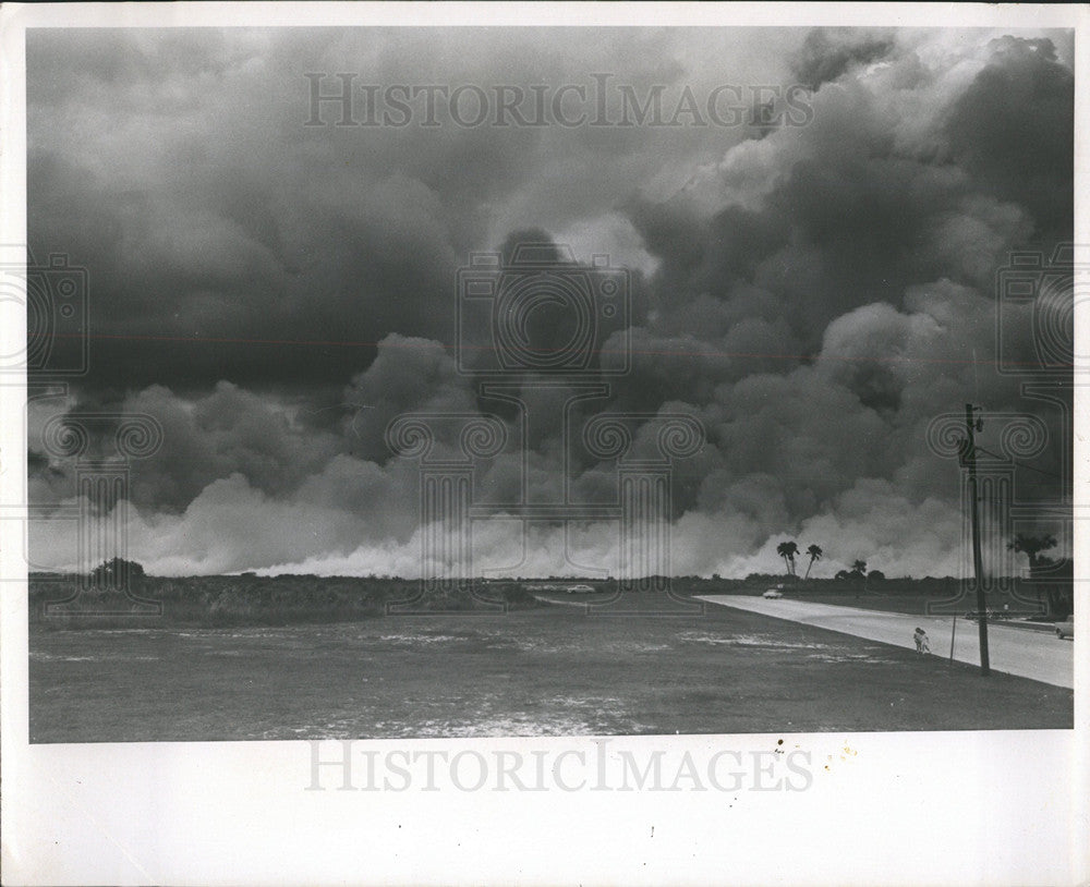 1966 Press Photo Saint Petersburg Florida Landfill Fire - Historic Images