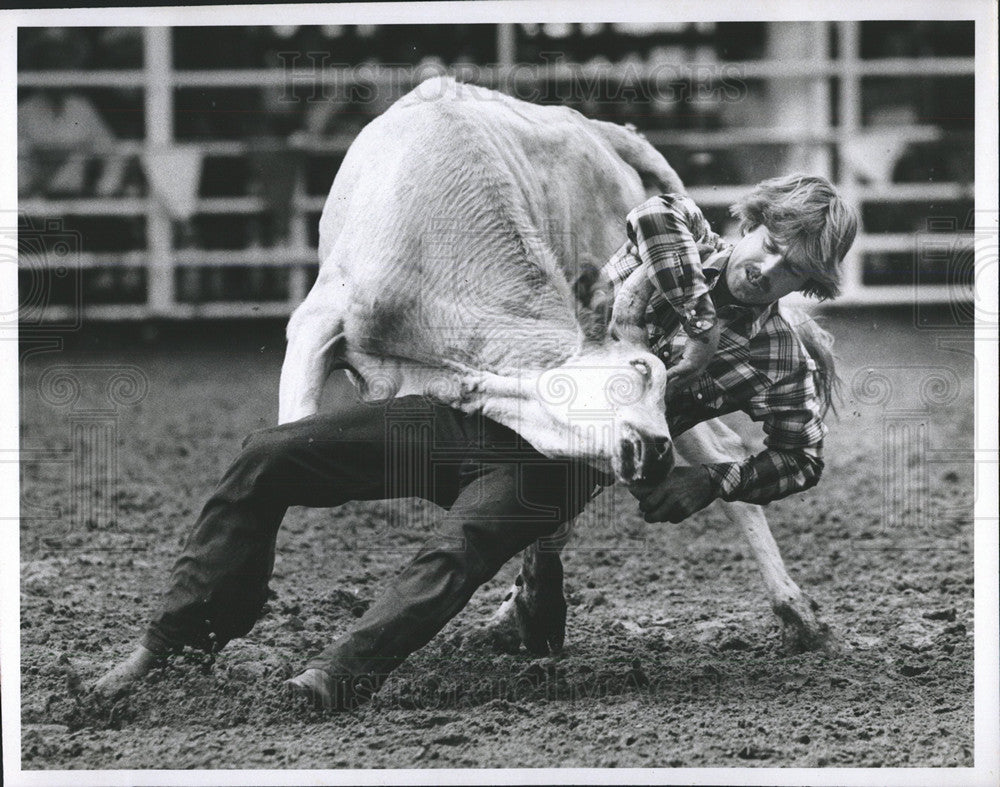 1982 Press Photo Calf Roping Event Rodeo - Historic Images