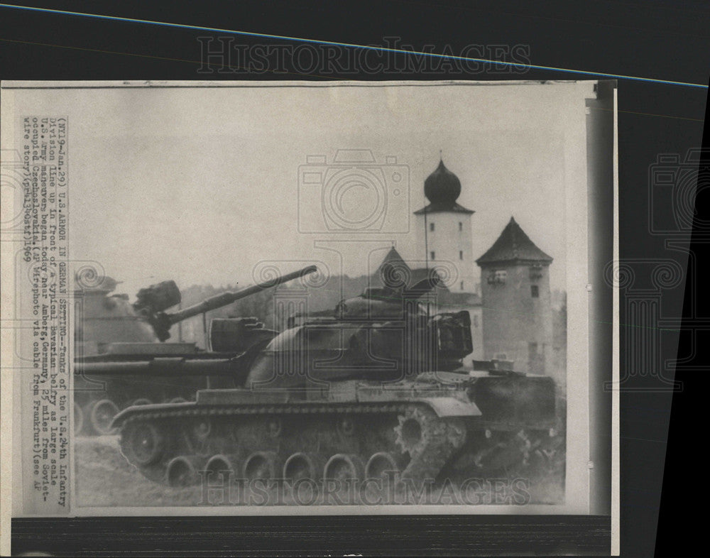 1969 Press Photo US Tanks Lining Up Amberg Germany - Historic Images