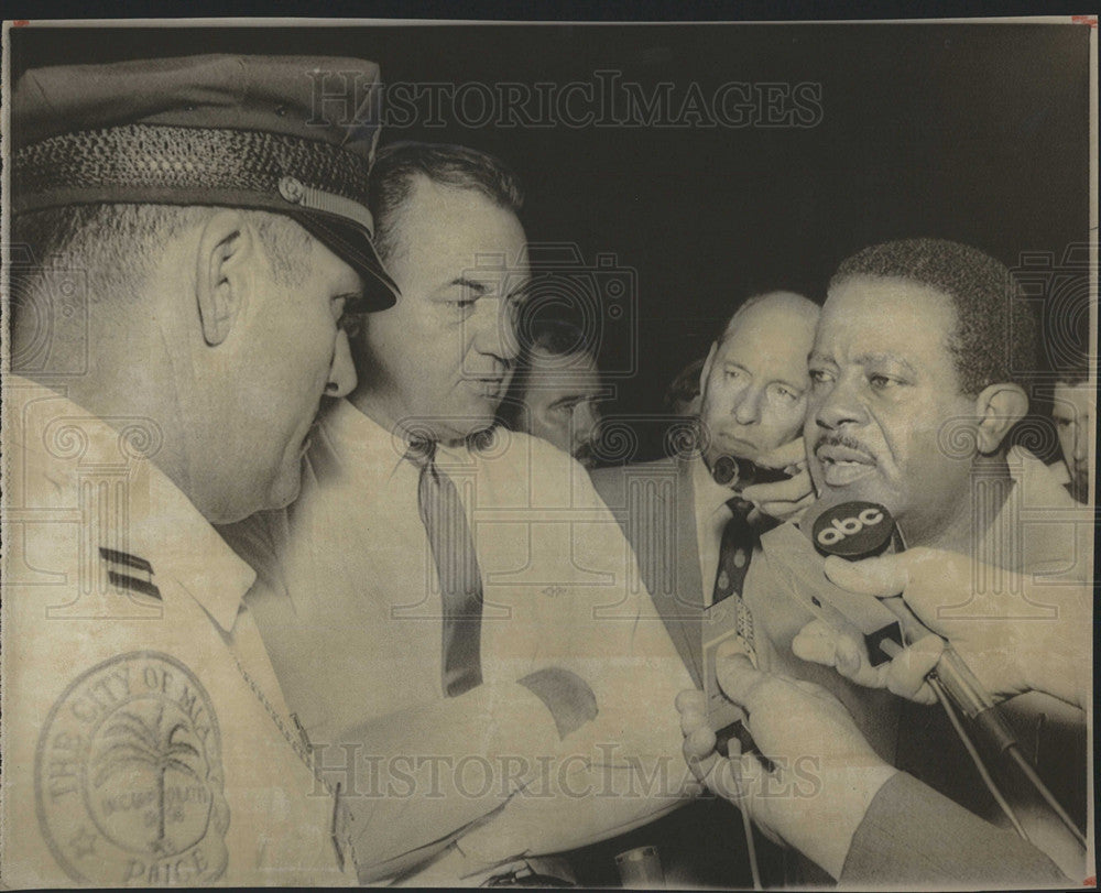 1968 Press Photo Fla Gov,Claude Kirk,Miami riots - Historic Images