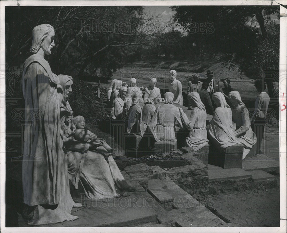 1955 Press Photo Felix Lucero Last Supper Sculptures AZ - Historic Images