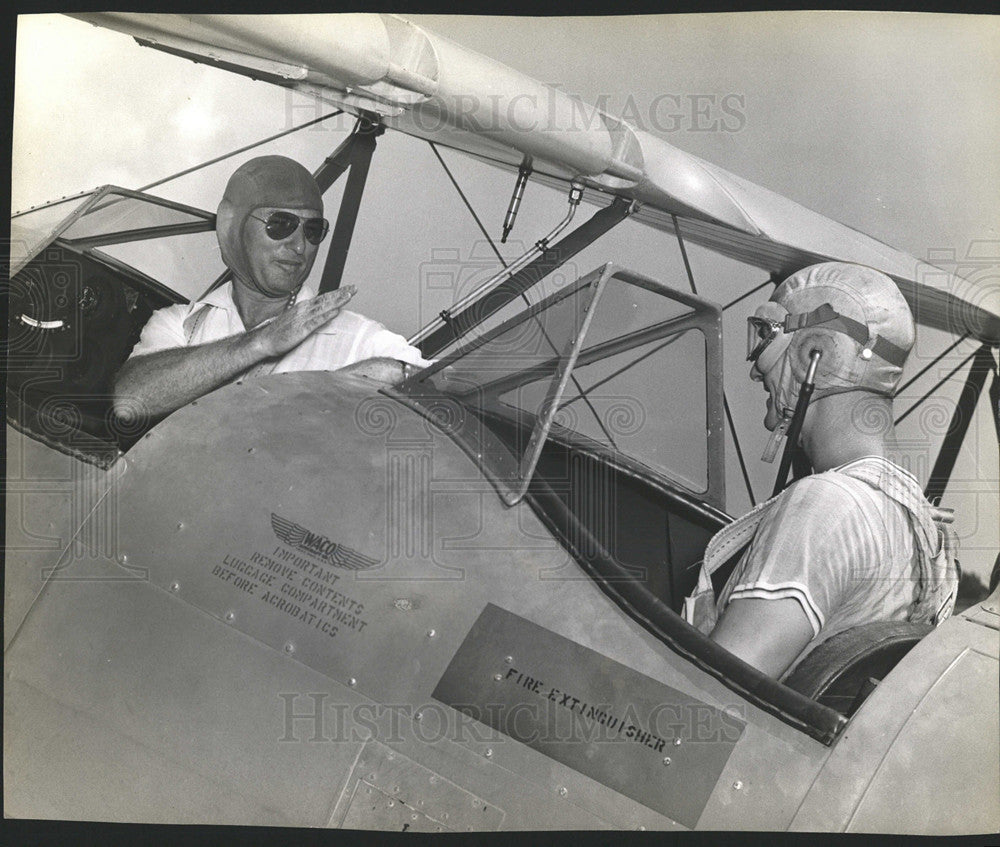 1942 Press Photo Pilots Otis Beard and Charlie Rees - Historic Images