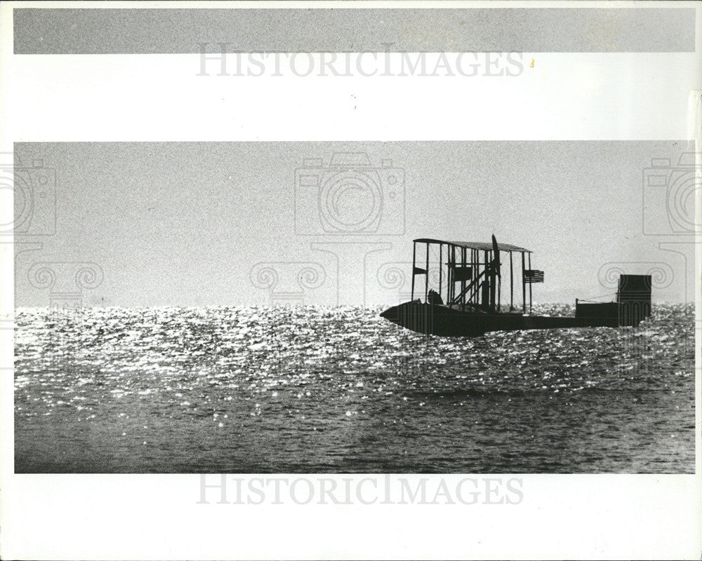 1984 Press Photo Benoist plane over Tampa Bay FL - Historic Images