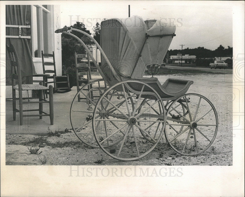 1967 Press Photo Ancient Antique French Baby Buggy - Historic Images