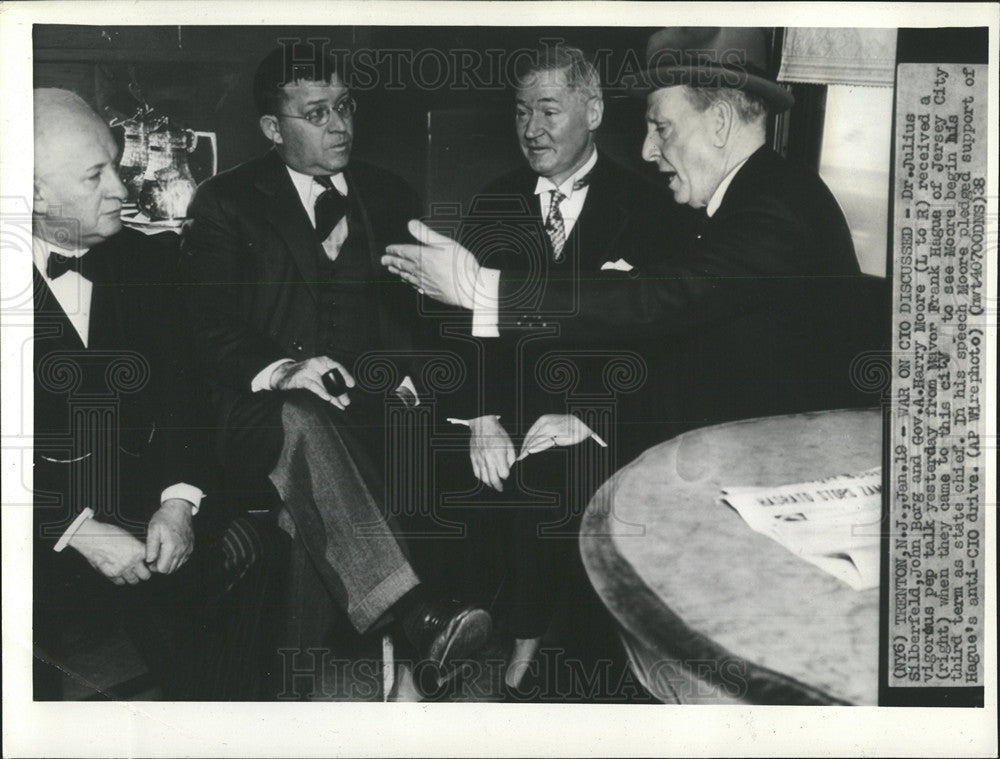 1938 Press Photo Mayor Hogue Gives Vigorous Pep Talk - Historic Images