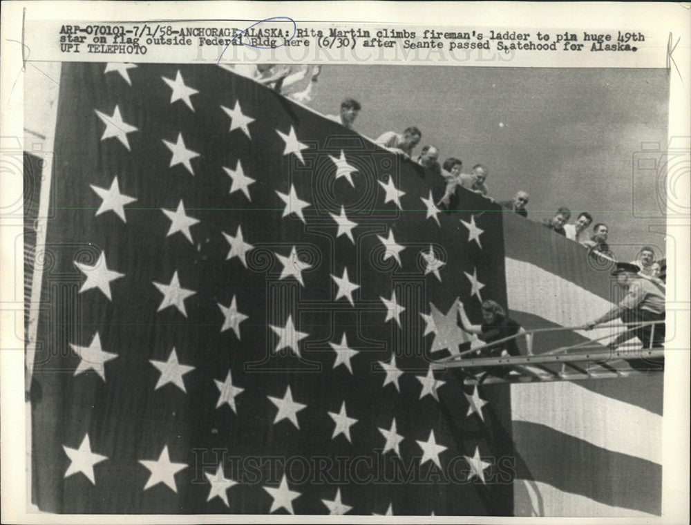 1958 Press Photo Rita Martin Pins 49th Star On Flag - Historic Images