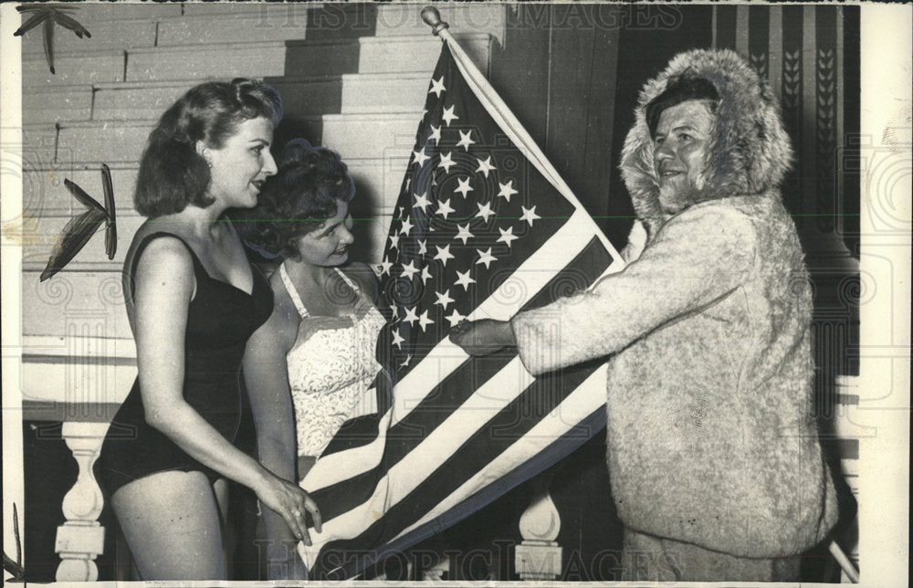 1958 Press Photo Jack Diabo adds a star to Old Glory. - Historic Images