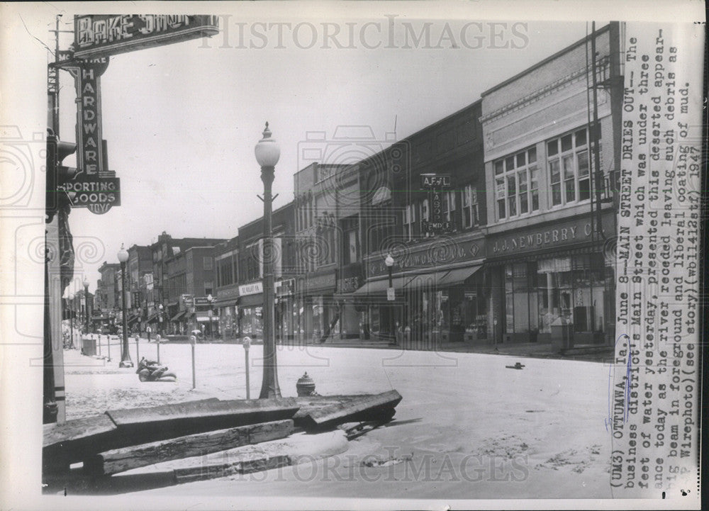 1947 Press Photo Ottumwa Iowa Main Street Flooding - Historic Images