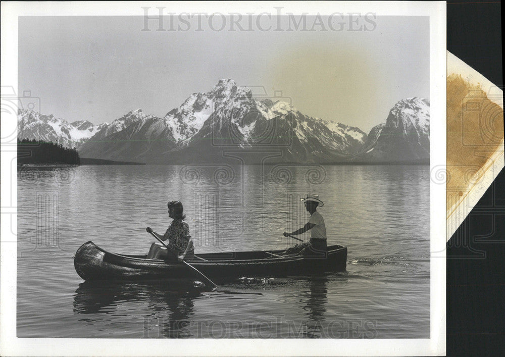 Press Photo Couple Canoeing Grand Teton National Park - Historic Images