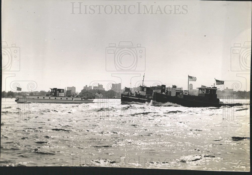 1940, TugBoats - RRX85821 - Historic Images