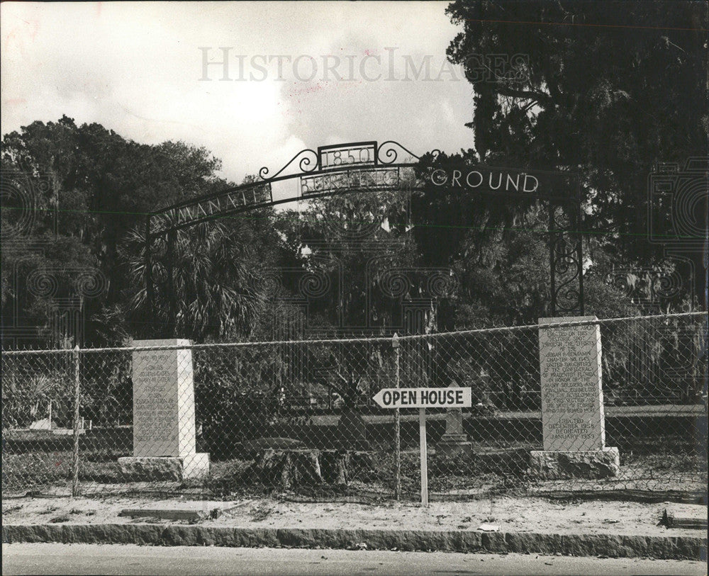 1962 Press Photo Manatee Burying Ground Cemetery Mich - Historic Images