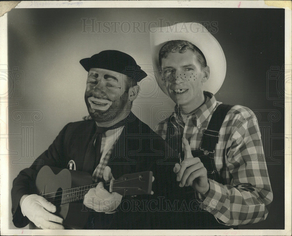 1967 Press Photo Barnie Clown Hector Entertainers Mich - Historic Images