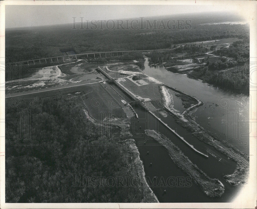 1971 Eureka Lock Dam Oklawaha River working - Historic Images