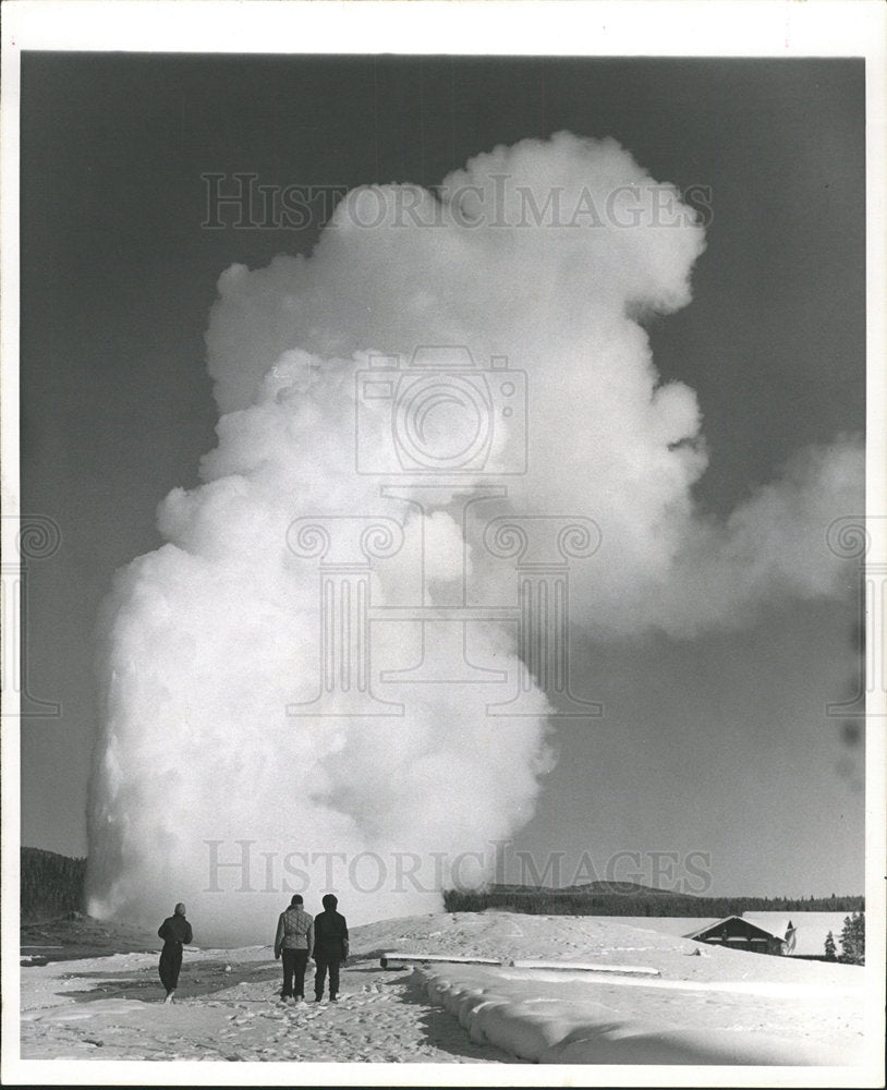 1957 Press Photo Yellowstone National Park Geyser - Historic Images