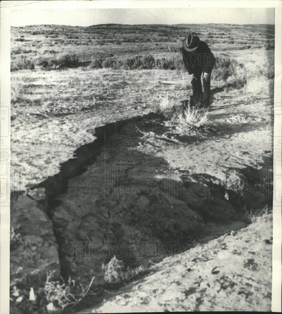 1934 Press Photo Frederick Pack Geology Bureaue - Historic Images
