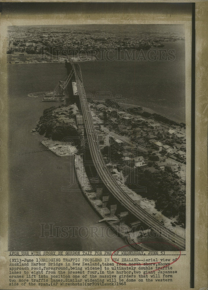 1968Press Photo Bridging Traffic Problems in Newzealand - Historic Images