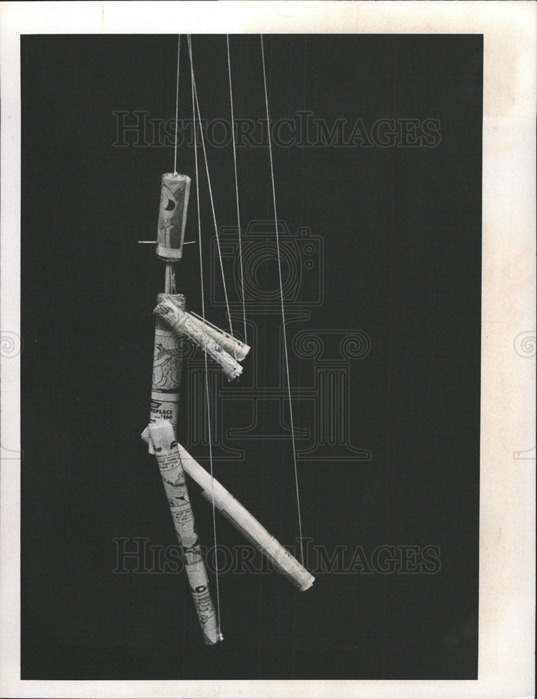 1975 Press Photo A Marionette Made From Newspaper - Historic Images