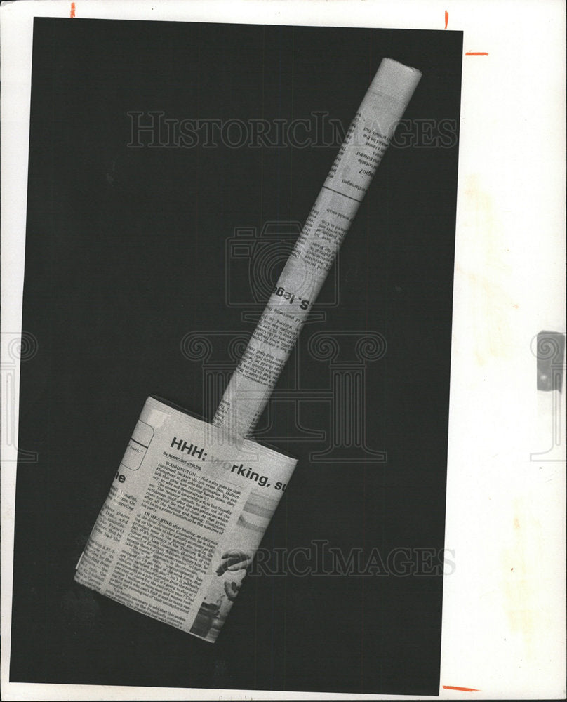 1976 Press Photo Newspaper Flyswatter - Historic Images